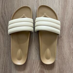 Beatrice Valenzuela Classic Sandalia size 9 like new